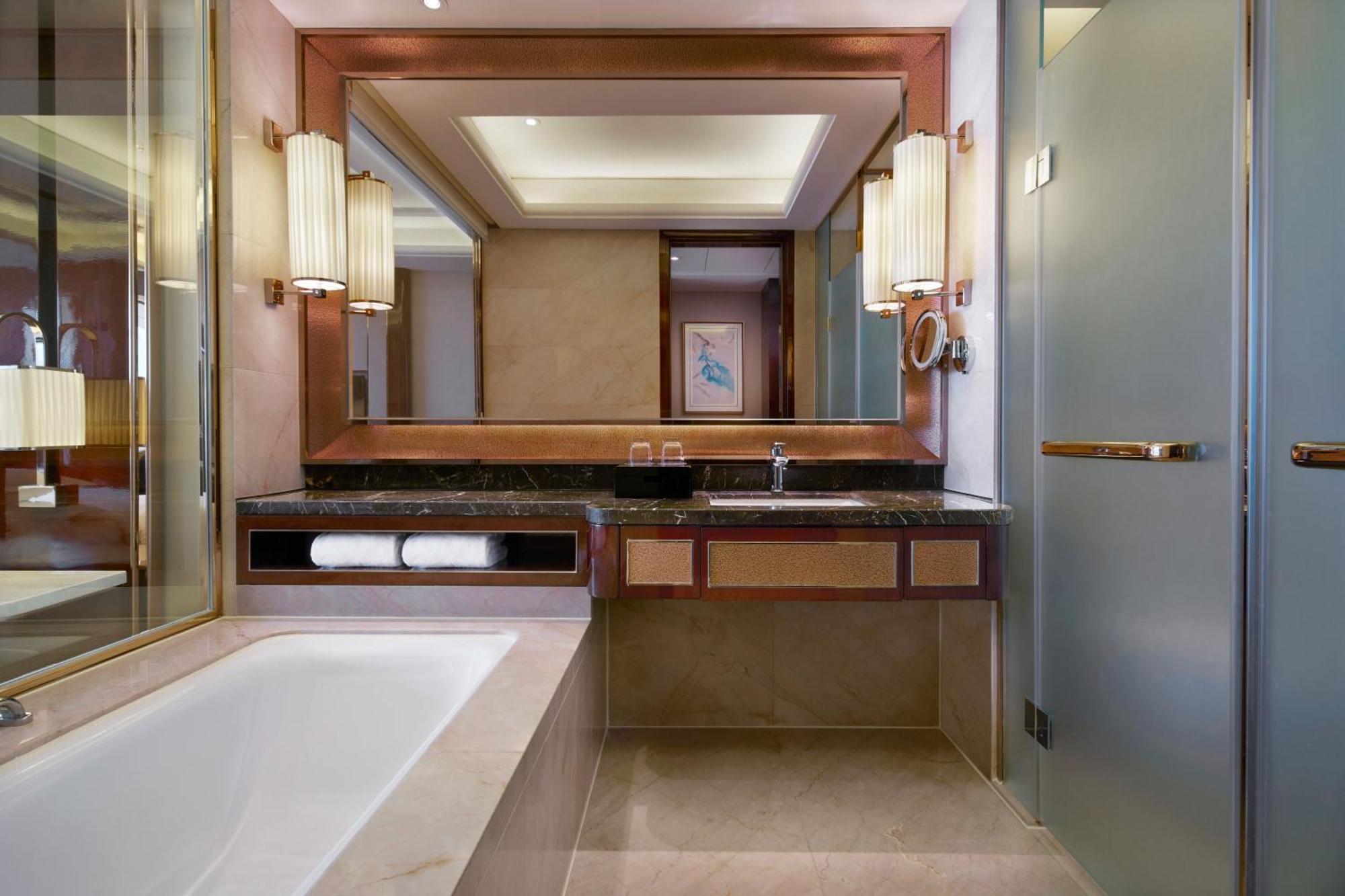 Sheraton Grand Zhengzhou Hotel Exterior foto