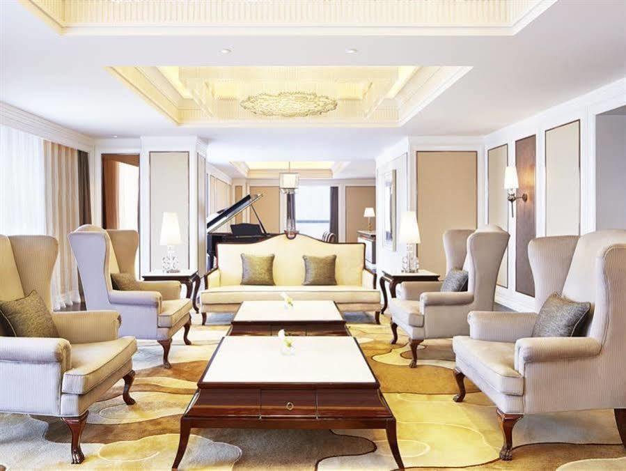 Sheraton Grand Zhengzhou Hotel Exterior foto